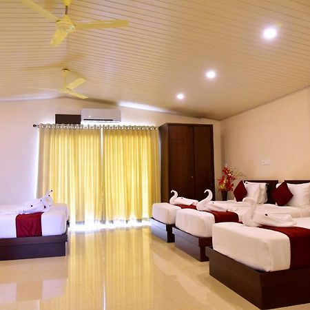 מדיקרי Hotel Coorg Palace מראה חיצוני תמונה