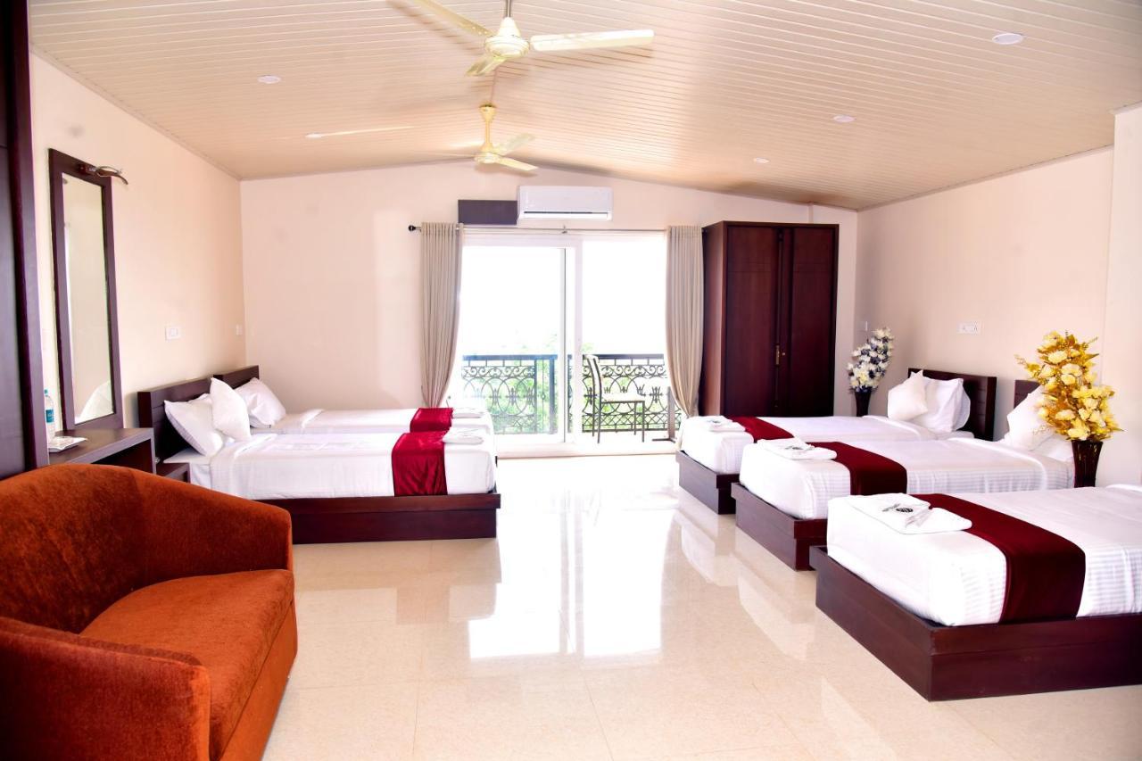 מדיקרי Hotel Coorg Palace מראה חיצוני תמונה