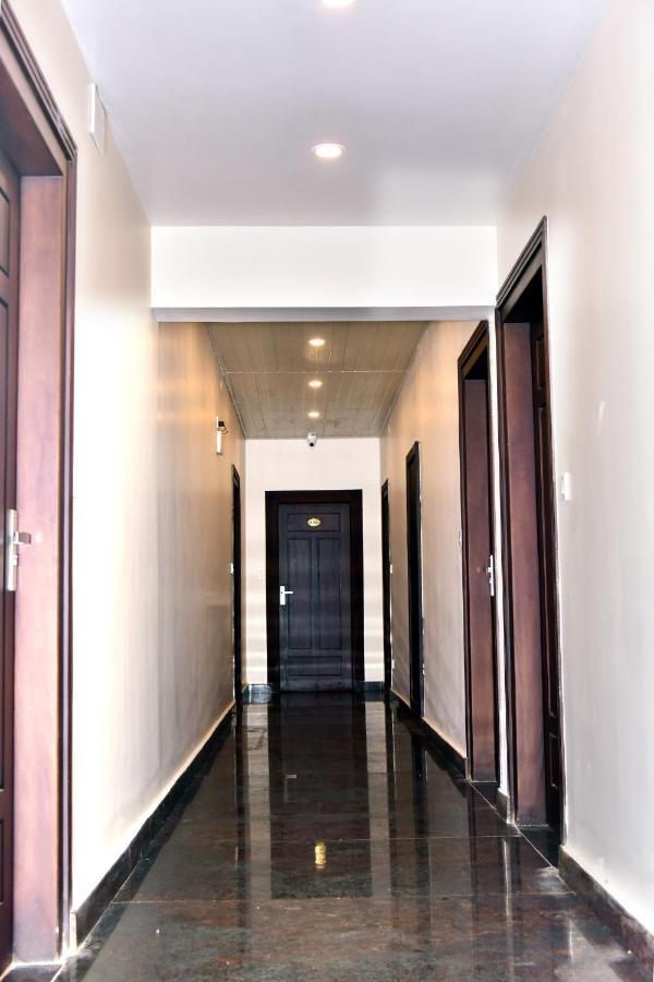 מדיקרי Hotel Coorg Palace מראה חיצוני תמונה