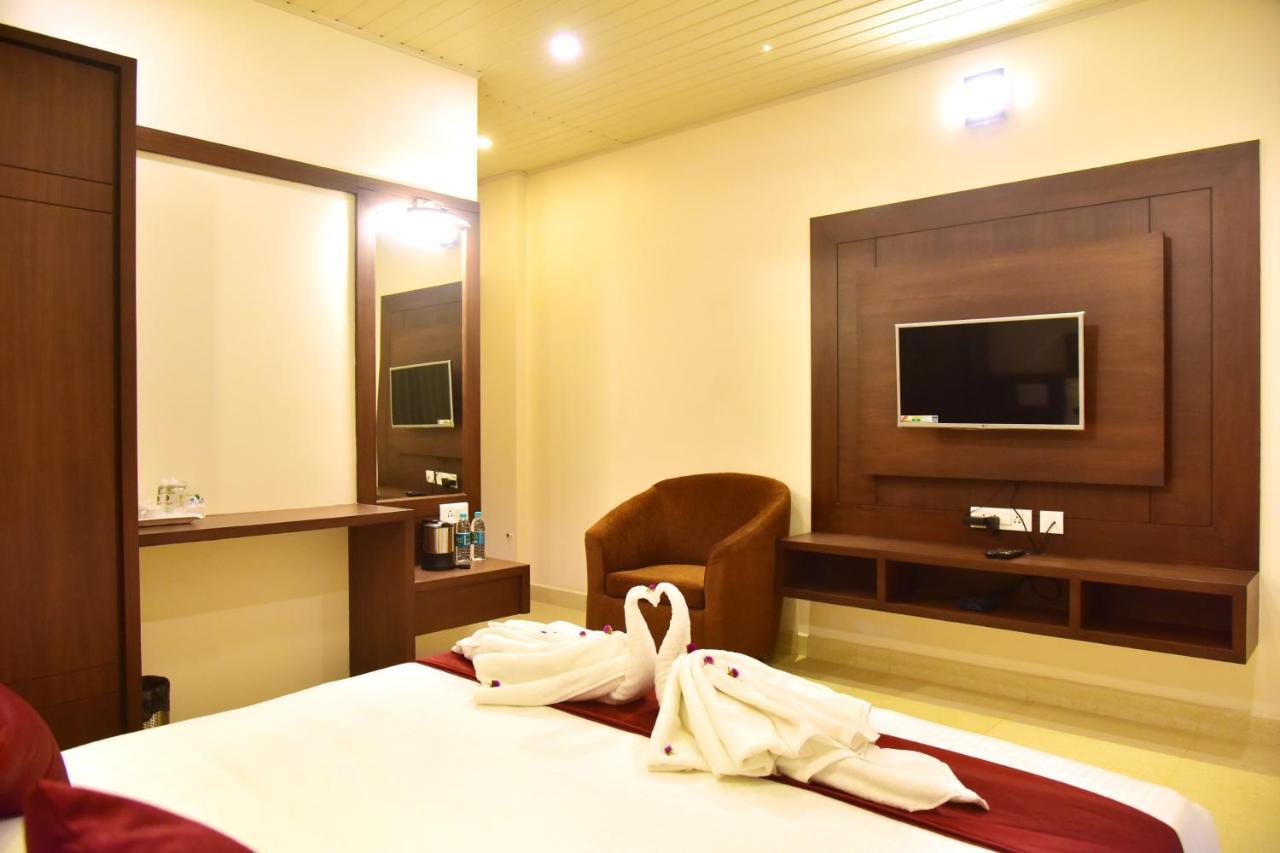 מדיקרי Hotel Coorg Palace מראה חיצוני תמונה