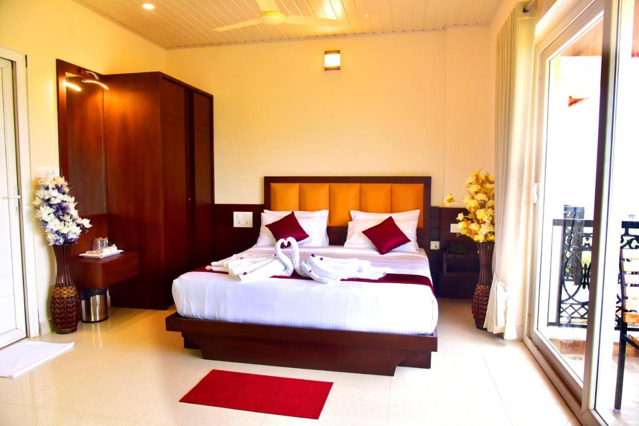 מדיקרי Hotel Coorg Palace מראה חיצוני תמונה
