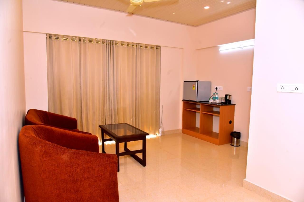 מדיקרי Hotel Coorg Palace מראה חיצוני תמונה