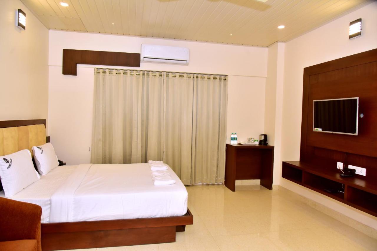 מדיקרי Hotel Coorg Palace מראה חיצוני תמונה